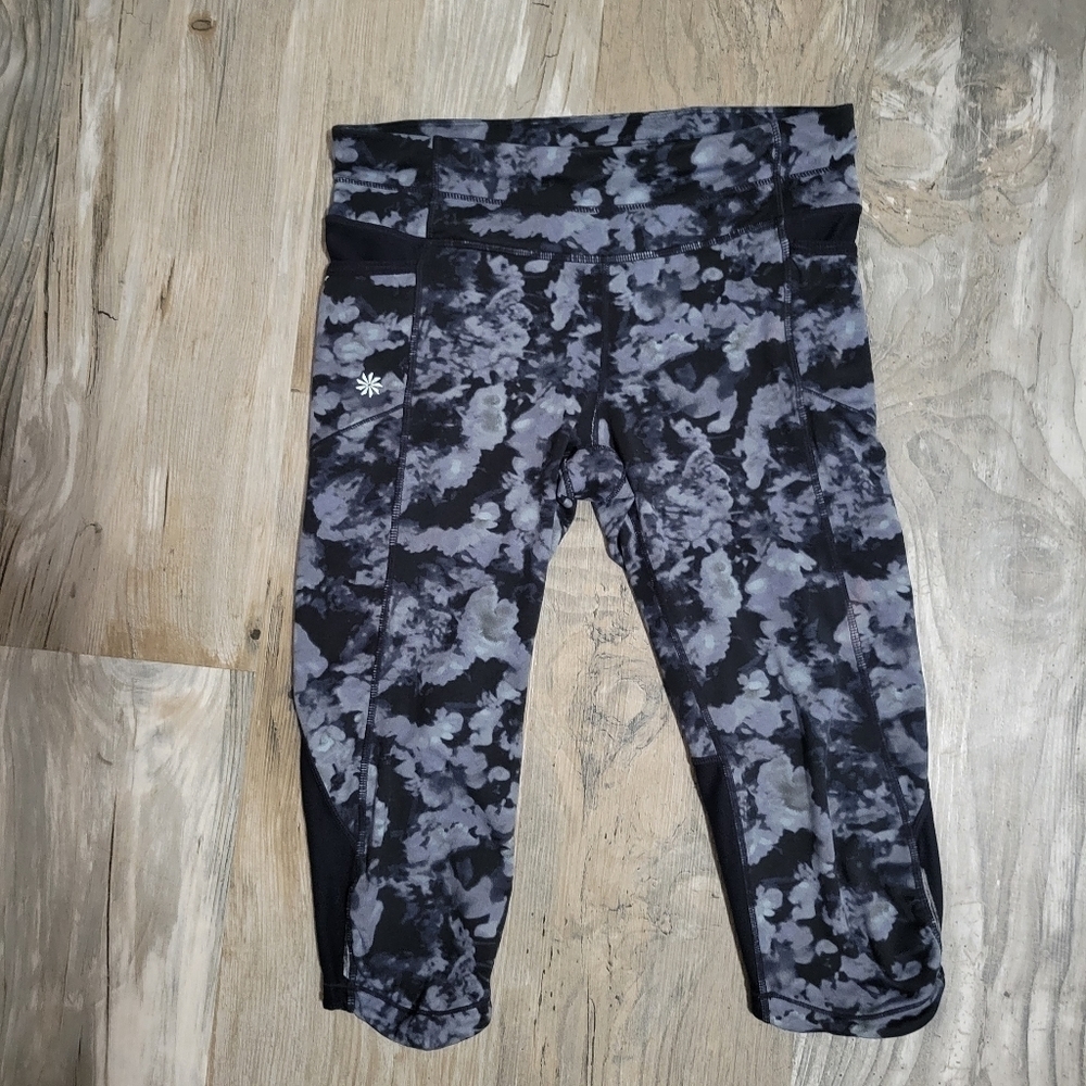 Athleta cropped camo back mesh leggings size small